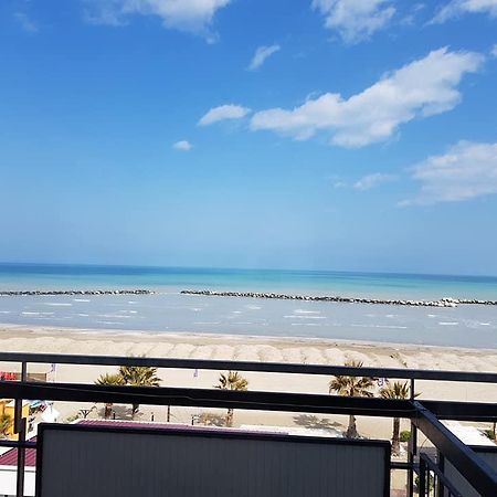 Hotel Brenta Viserbella di Rimini Exteriér fotografie