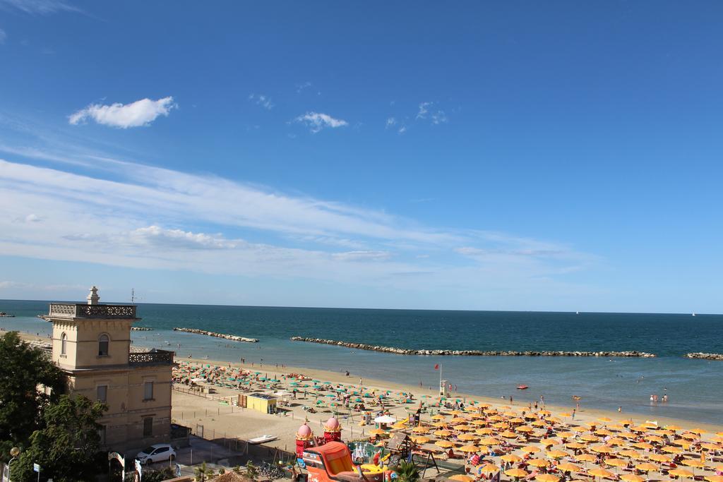 Hotel Brenta Viserbella di Rimini Exteriér fotografie