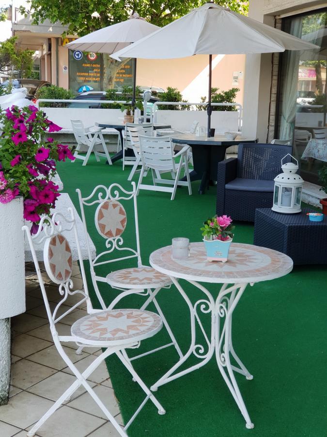 Hotel Brenta Viserbella di Rimini Exteriér fotografie