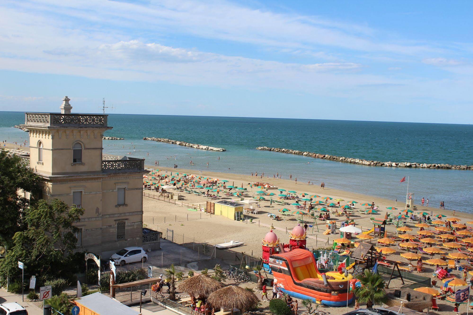 Hotel Brenta Viserbella di Rimini Exteriér fotografie